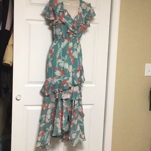 NWOT, flirty ruffled dress. Size 6